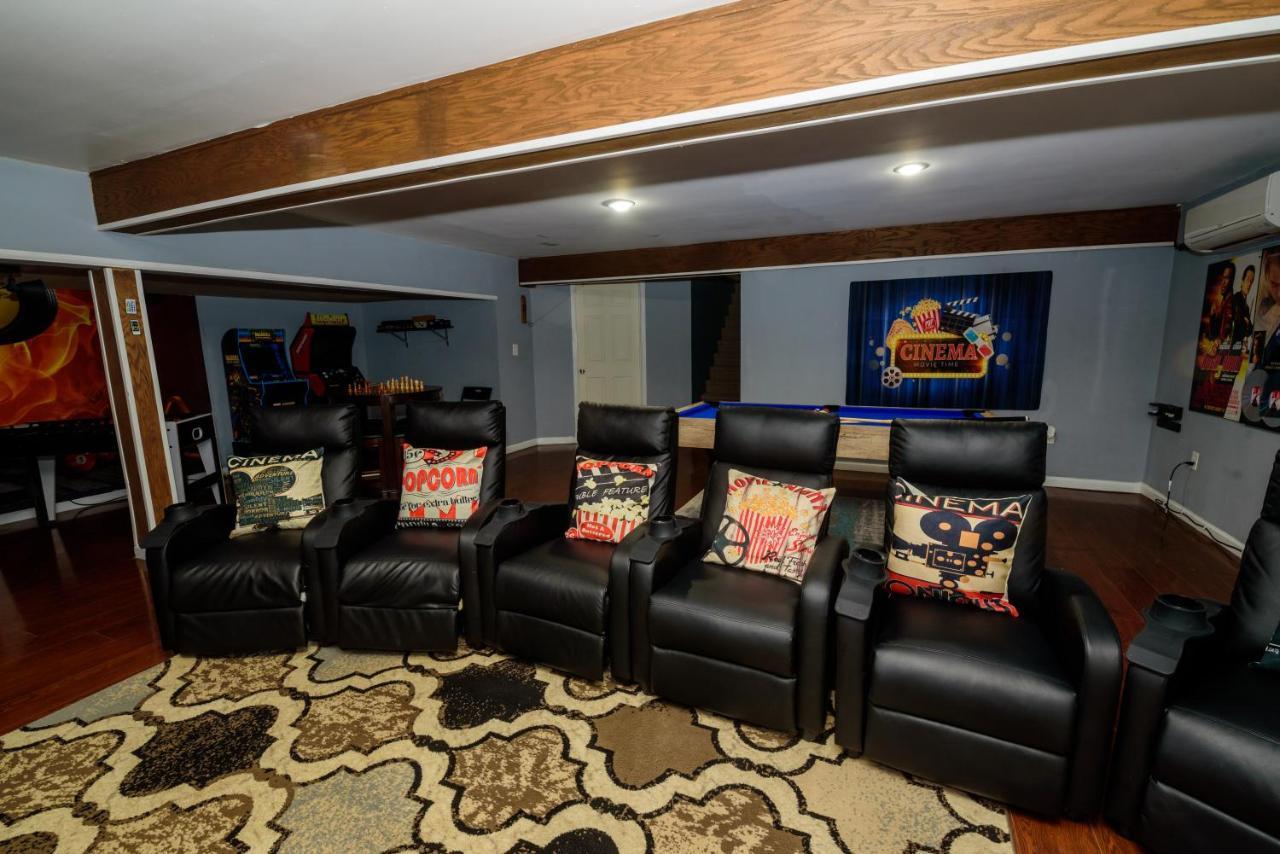 Pocono Gouldsboro Lake Home Retreat Game & Movie Room Exterior photo